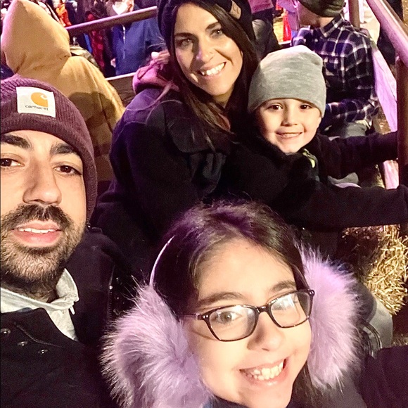 BEHIND THE CLOSET 🛍📦 - Picture 3 of 4